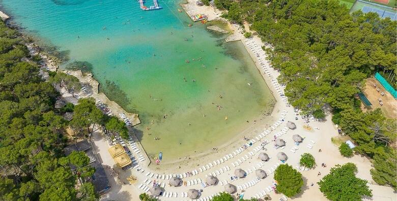 PINE BEACH ALL INCLUSIVE LIGHT - 2 noćenja u mobilnim kućicama za 2 odrasle osobe + gratis paket za 1 dijete do 3,99 godina u Pakoštanama