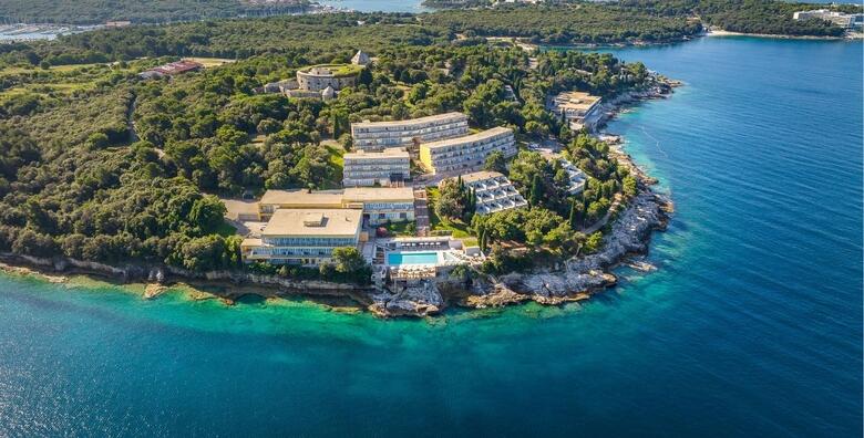 ODMOR U PULI - uživajte s obitelji ili prijateljima uz 2 noćenja za do 5 osoba u apartmanima Splendid Resorta 3* uz korištenje bazena