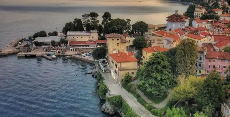 Hotel Lovran 3* - odmor od 1 noćenja s doručkom za 2 osobe + gratis paket za 1 dijete do 6,99 godina