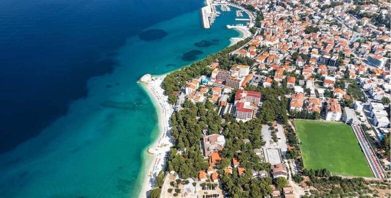 Family resort Urania 3* - 2 ili 3 noćenja s polupansionom za dvoje + gratis paket za 2 djece uz animacije i vanjsko igralište
