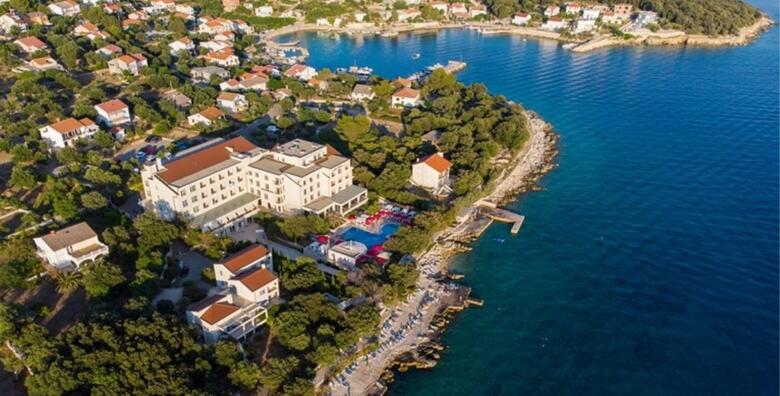 POSEBNA PONUDA! Hotel La Luna 4*, proljeće na Pagu - 2 ili 3 noćenja s ALL INCLUSIVE uslugom za 2 + GRATIS paket za do 2 djece