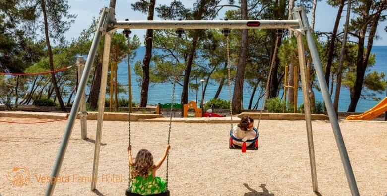 POSEBNA PONUDA! Lošinj, Family Hotelu Vespera 4* - 2 ili 3 noćenja s polupansionom za 2 odrasle osobe i 1 dijete + snack ručak za djecu