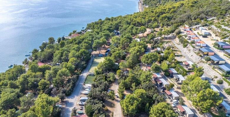 MALI LOŠINJ - 2, 3, 4 ili 5 noćenja u mobilnim kućicama za do 4 osobe + gratis smještaj za 1 dijete do 11,99 godina u Camping Village Poljana 4*