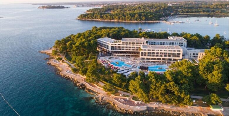 POREČ - pronađite savršeno utočište za odmor u Hotelu Parentium Plava Laguna 4* s pogledom na zaljev koji će vas ostaviti bez daha