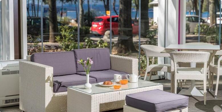 Hotel Crikvenica 4* - 2 noćenja s doručkom za 2 osobe i 1 dijete do 4,99 godina