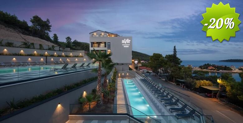 POSEBNA PONUDA! Vrhunac sezone u Aminess Alfir Hotelu 4* - 4 ili 7 noćenja s polupansionom za 2 osobe i 2 djece uz korištenje bazena i wellness oaze