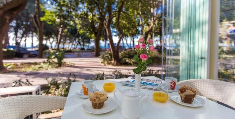 Ljetni odmor u Hotelu Crikvenica 4* - 3, 5 ili 7 noćenja s polupansionom za 2 odrasle osobe + gratis paket za 1 dijete do 4,99 godina
