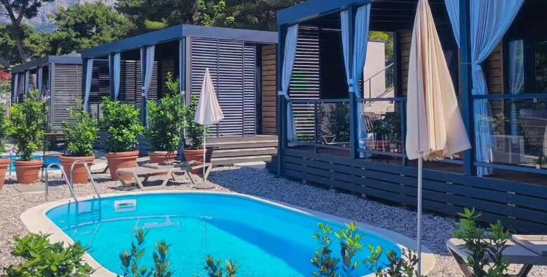 Ljeto u Park Villas by Morenia 4* - 2, 5 ili 7 noćenja za do 4 odraslih i 2 djece do 11,99 godina u Deluxe kamping vili s privatnim bazenom grijanim bazenom