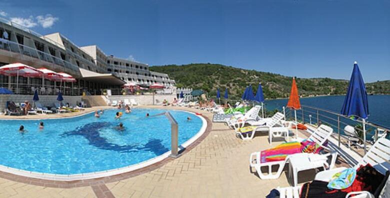 KORČULA - 7 noćenja ALL INCLUSIVE za 2 osobe + gratis za 1 dijete do 6,99 godina uz korištenje vanjskog bazena u Adria All Inclusive Hotelu 3*