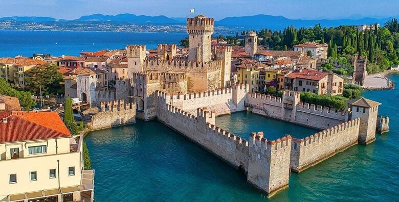 Izlet u Italiji, Verona i Sirmione - razgledajte Julijinu kuću i slavni balkon, treći po veličini očuvani rimski amfiteatar te jedan od najbolje očuvanih dvoraca u Italiji