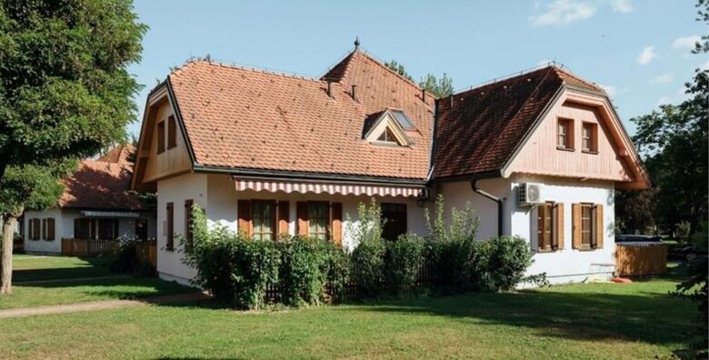 Apartmanko naselje Prekmurska vas 4* - 2 noćenja s polupansionom za 2 ili 3 osobe uz korištenje saune i neograničeno kupanje u bazenima hotela Termal i Termi 3000