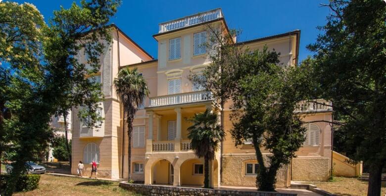 Ljeto u Hotelu Villa Ružica 3*, Crikvenica - 2 ili 3 noćenja s polupansionom za 2 osobe + gratis 1 dijete do 5,99 godina