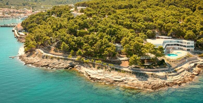 LJETNI ODMOR U HOTEL HVAR 3* - ALL INCLUSIVE obiteljski odmor od 2, 3 ili 5 noćenja za 2 odraslih i do 2 djece uz korištenje vanjskog bazena