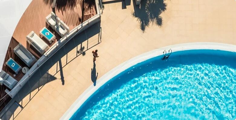 Rovinj, Maistrin kamp Polari 4* - obiteljski odmor uz 2 noćenja za 4 odraslih + gratis paket za 2 djece do 11,99 godina u kompletno opremljenoj Standard mobilnoj kućici