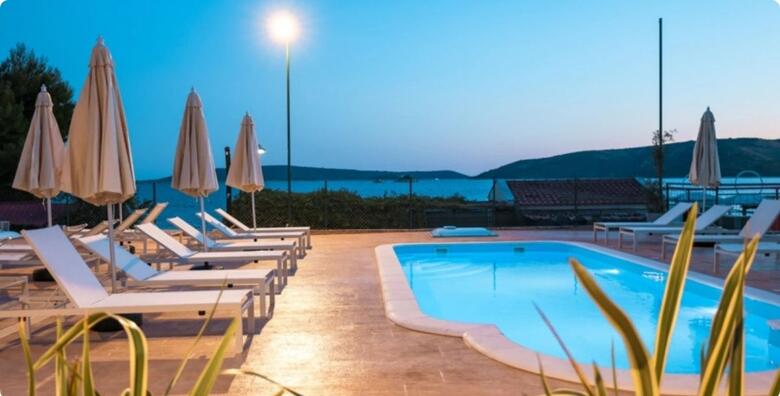 Apartmani Medena 4* - 3 noćenja s polupansionom za 2 ili 4 osobe + gratis do 2 djece do 11,99 godina i bazene