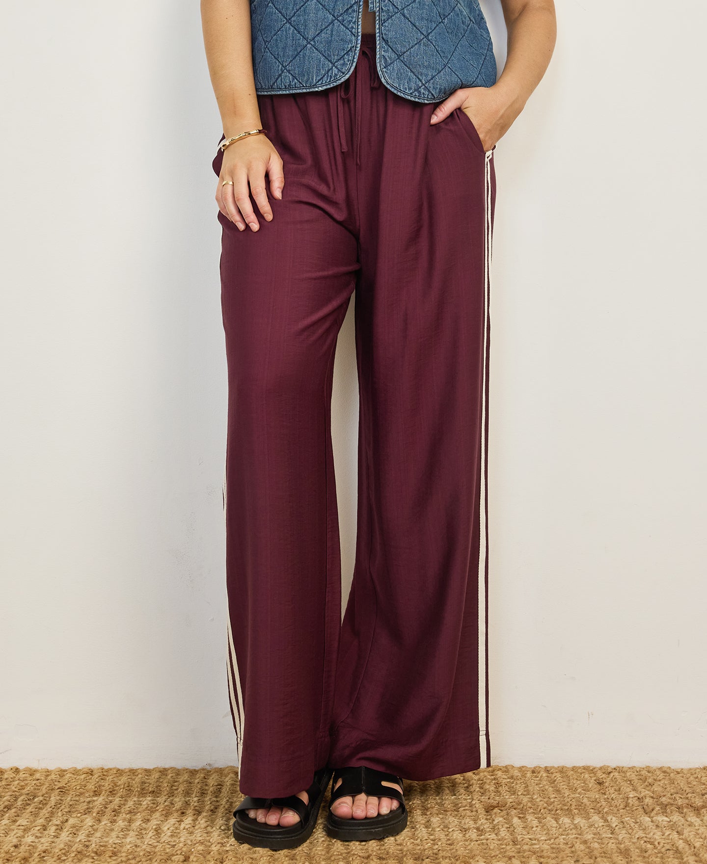 Women's Side Stripe Woven Pant
