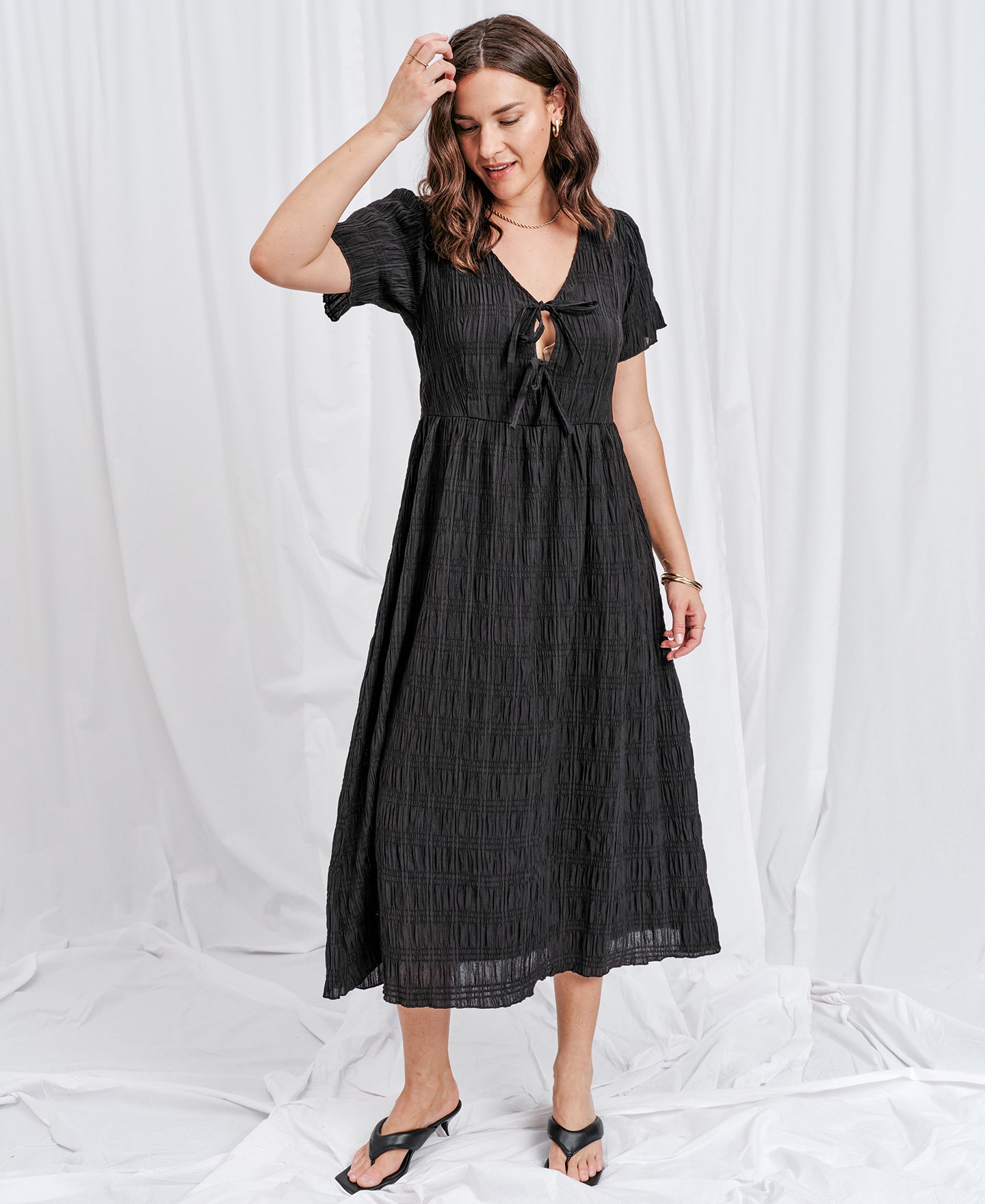 Women's Textured Puff Sleeve Tie Front Midi Dress