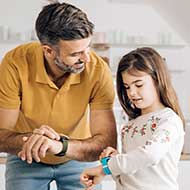 Dia do pai: relógios e pulseiras desportivas que estão a bom preço