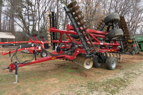 CHRIS TAYLOR FARMS TOBACCO EQUIPMENT AUCTION