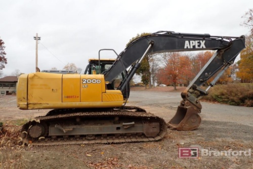 John Deere 200D LC Excavator