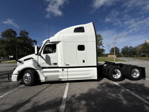 BANK OWNED: Late Model Tractors