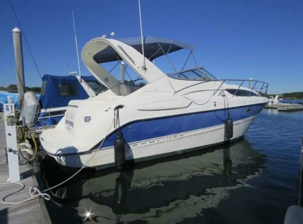 2006 Bayliner 305 Express Cruiser