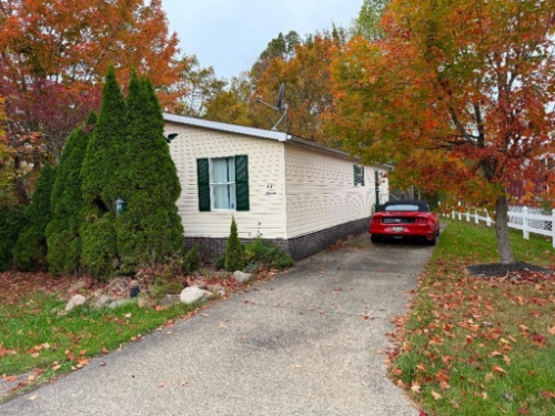 1993 Knollwood Home Auction