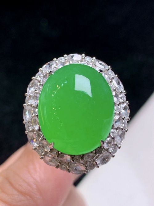 Natural Gemstones, Jade & Handcrafted Bead Auction