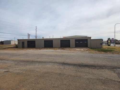 Mac's Quick Lube - Property & Ongoing Concern Auction