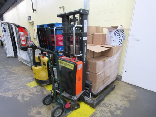 Winn Dixie Supermarket - Defuniak Springs, FL. Auction  