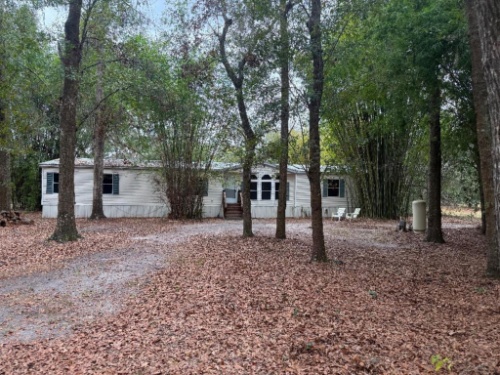 3BR / 2.5BA Mobile Home on 1/2 acre - LaCrosse, FL