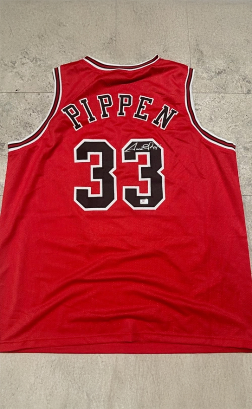 Sports & Entertainment Memorabilia Auction