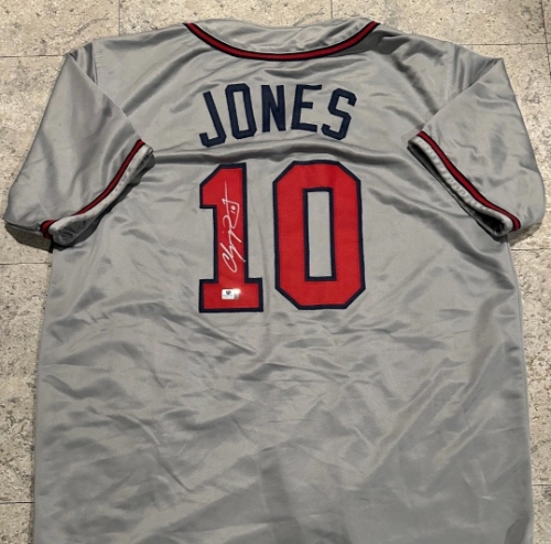 Sports & Entertainment Memorabilia Auction  