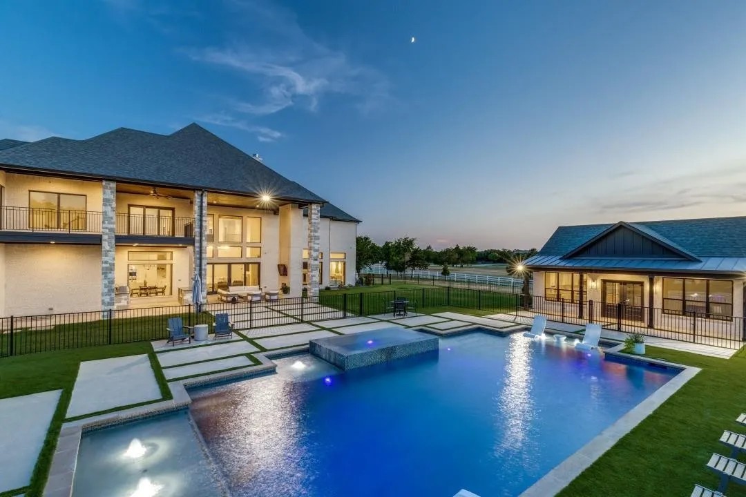 5 Acre Executive Estate in Timberlake Trails