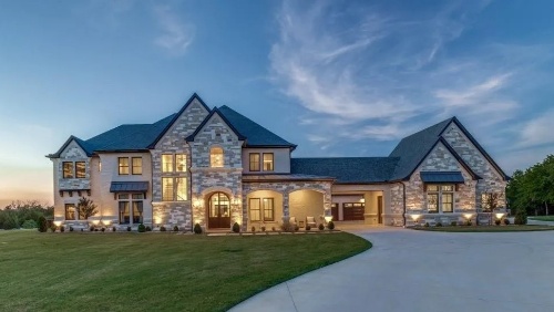 5 Acre Executive Estate in Timberlake Trails