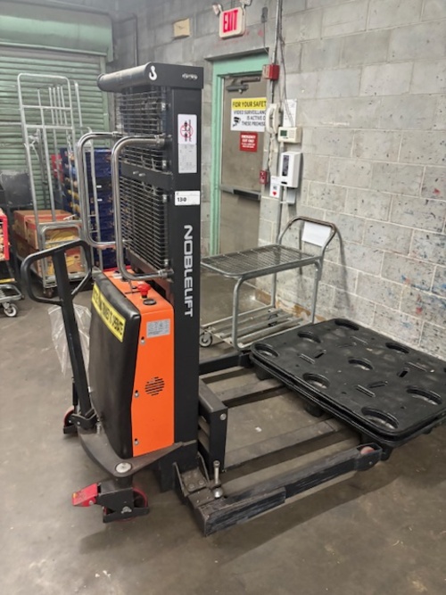 Winn Dixie Supermarket - Zephyrhills, FL Auction