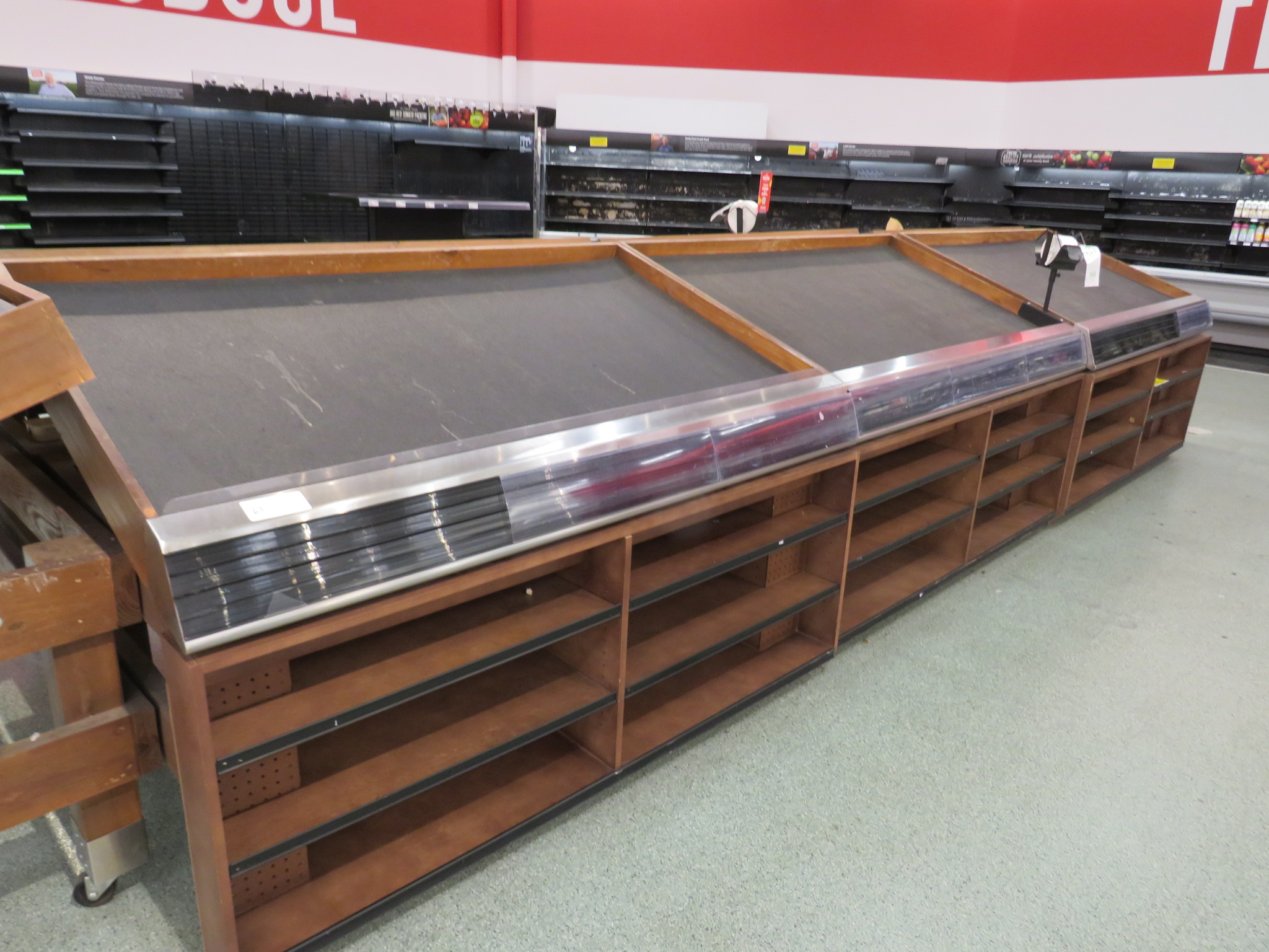 Winn Dixie Supermarket - Lakeland, FL Auction