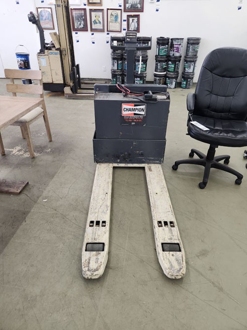 More For Less Discount Outlet Auction