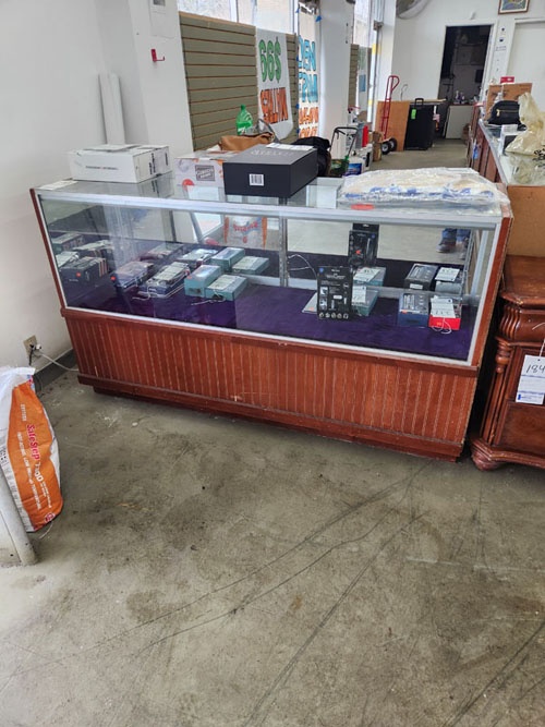 More For Less Discount Outlet Auction