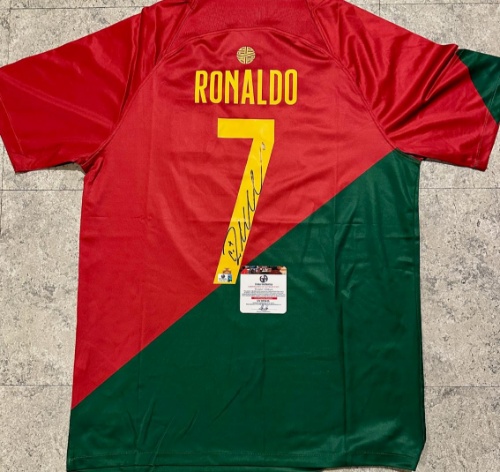 Sports & Entertainment Memorabilia Auction