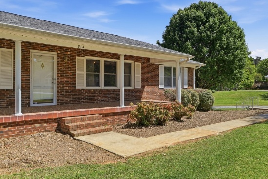 Real Estate Auction - 814 Mountain View Ct. Greer