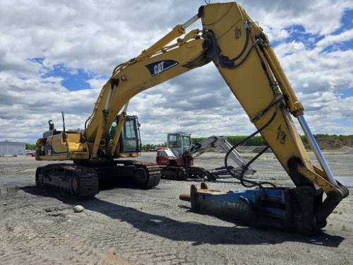 Summer Sizzler Auction in Dighton, MA