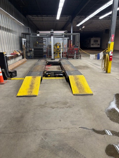 Central Ave Auto Service - Garage Equipment