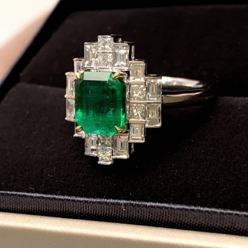 Fine Chinese Jadeite, Cinnabar & Jewelry #510