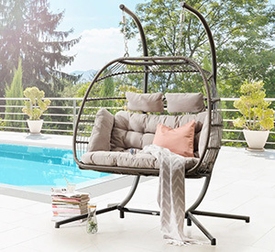 Hängesessel in graubraun, Doppelsitzer mit beigen Polsterauflagen