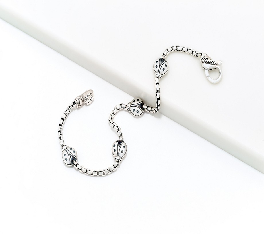 JAI Sterling Silver Symbols of Love Box Chain Station Bracelet