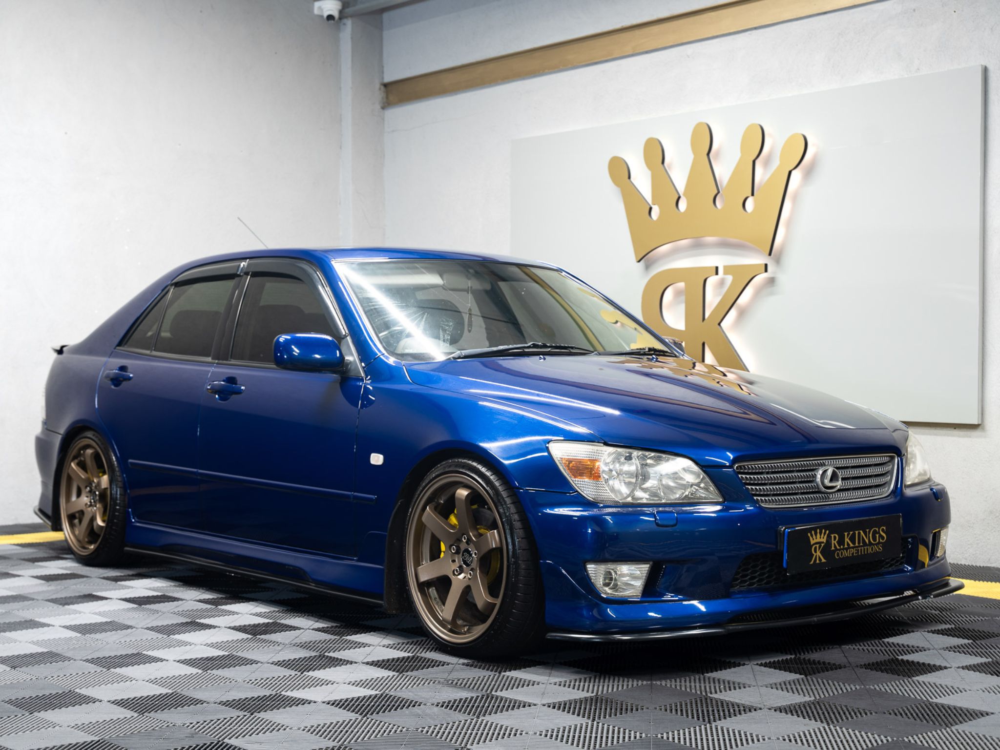 Image of 2000 Lexus IS200