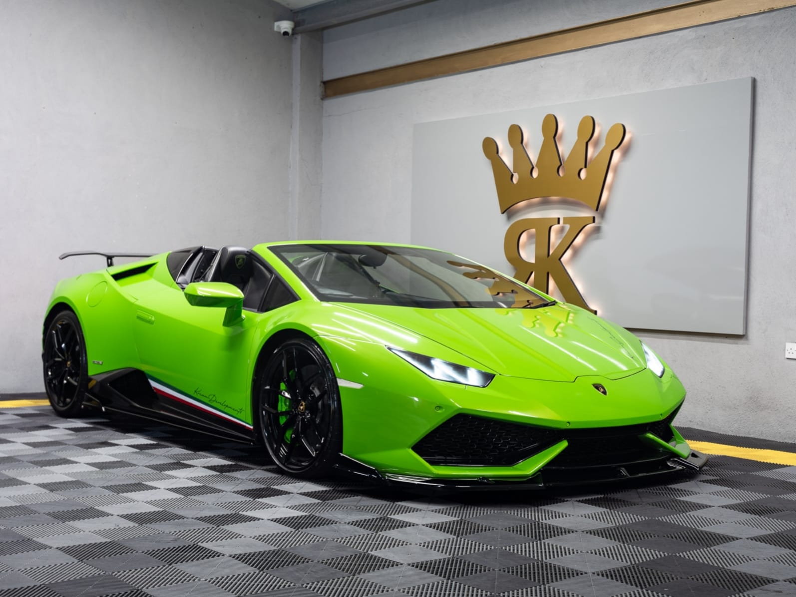 Image of Win £100,000 OR Lamborghini Huracan LP610-2 Spyder