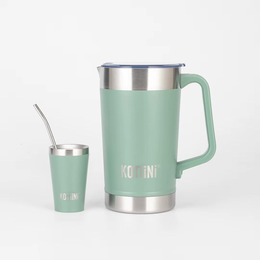 Image of Jarra Térmica acero inoxidable 2L + vaso 140ml verde sage - Irrompible, Conserva Bebidas Calientes o Frías