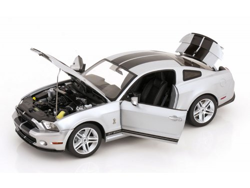 1/18 Ford Shelby Mustang GT500 2011